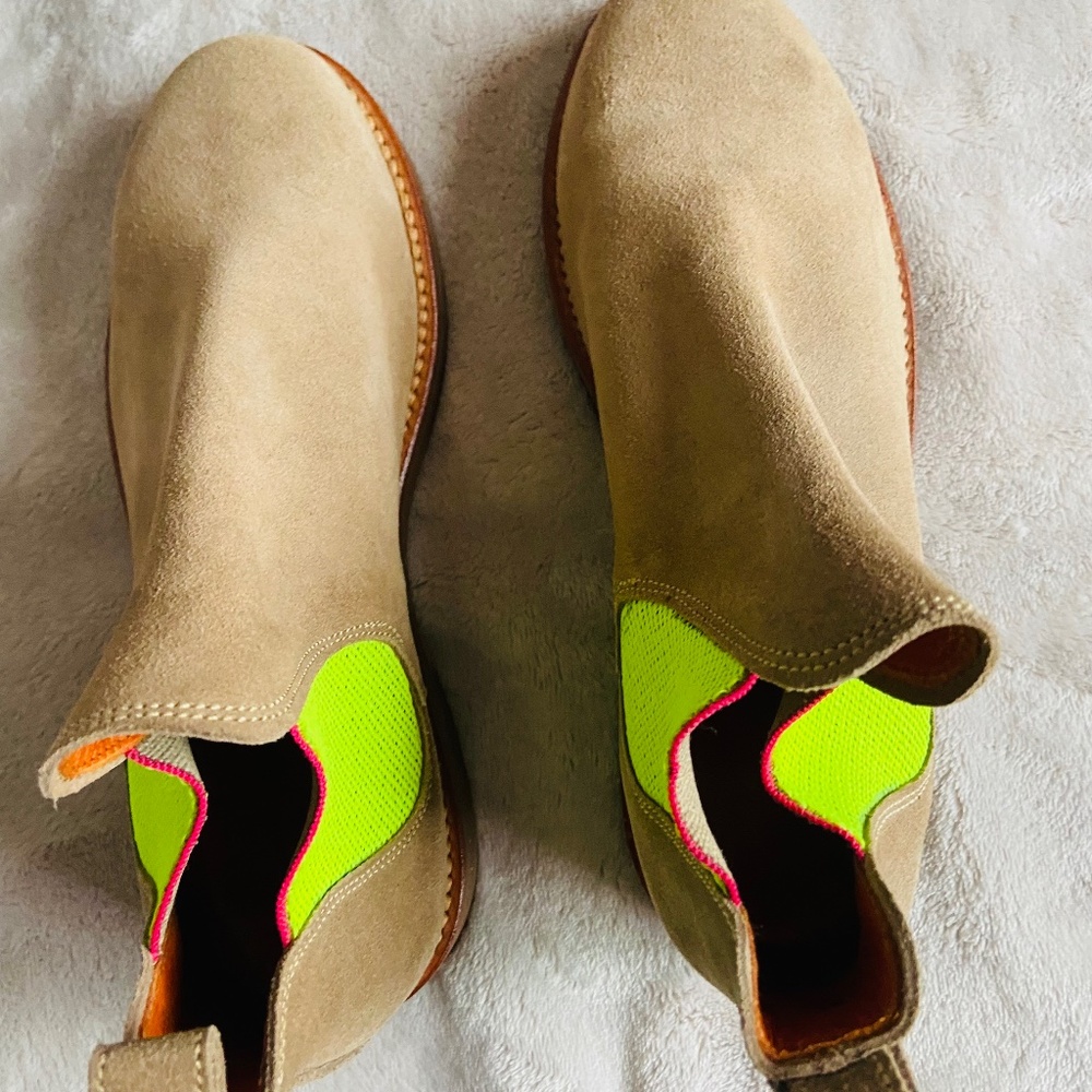 Brand new Light brown suede boots